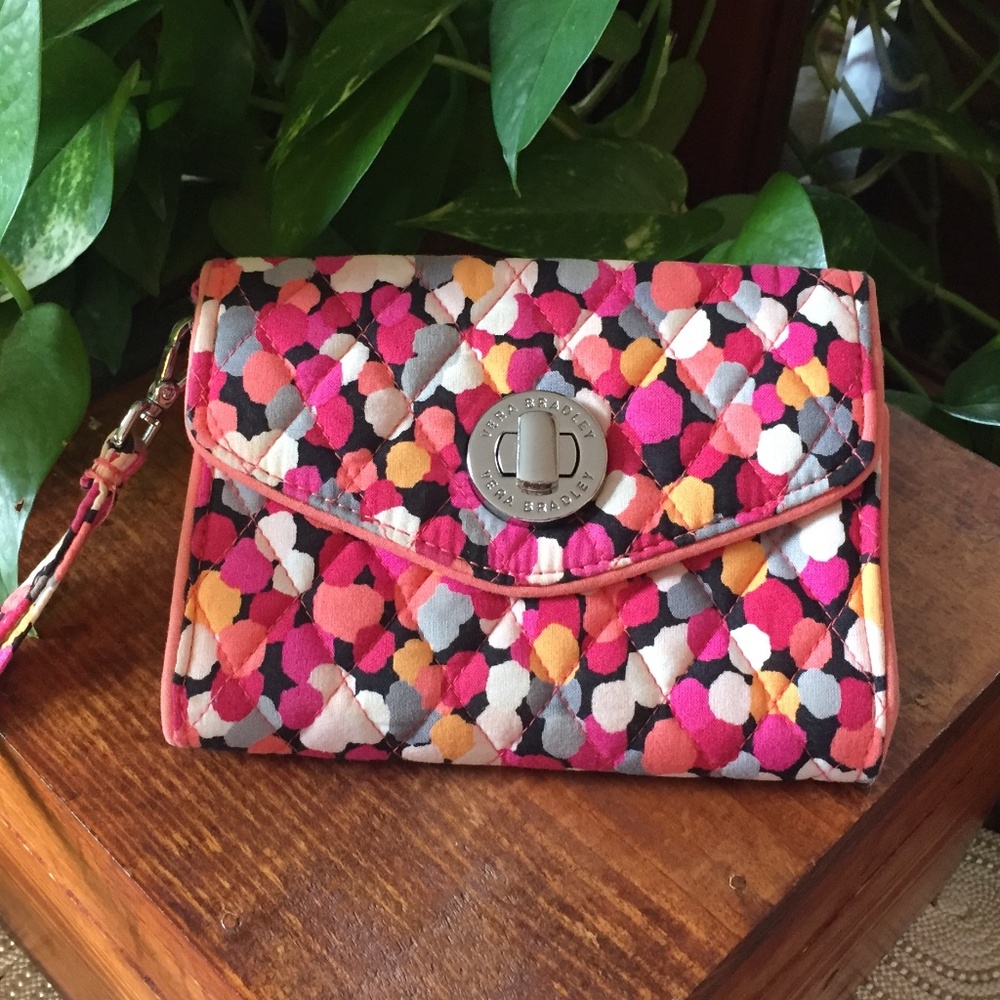 🍁SALE ♎️ Pixie Blooms Quilted Wristlet